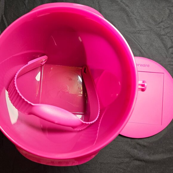 Tupperware 5L jumbo bucket with lid and handle. New Bucket, Lid and handle - Picture 2 of 4